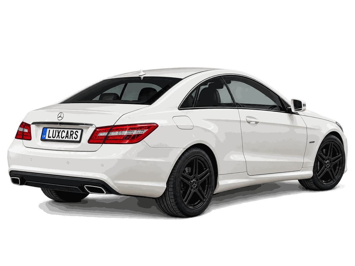 Mercedes-Benz E 350 Coupé — rear three-quarter view